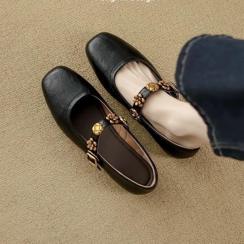 New Soft Leather Flat Shoes for Women That Are Easy To Wear with One Foot
