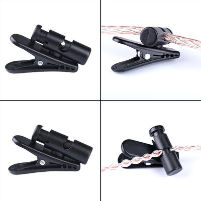 Clip girevole per auricolari Fissaggio sicuro del cavo all'abbigliamento Organizzatore per cavi auricolari nero Rotazione a 360 gradi