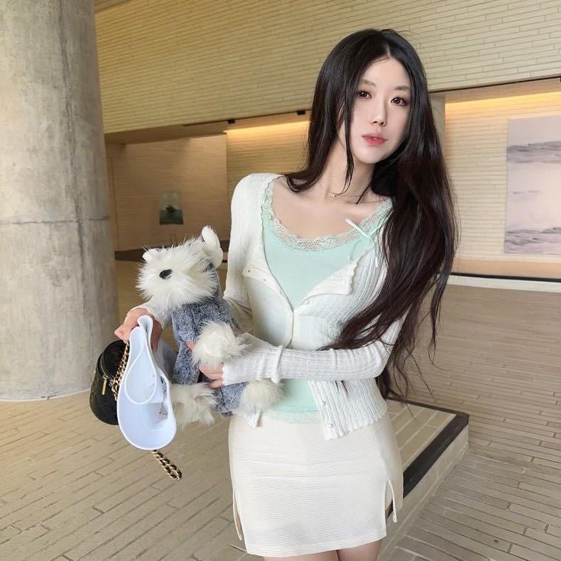 1819# Women's Lace-Trimmed U-Neck Camisole: Pure & Sexy Sleeveless Innerwear/Outerwear with Wrap Chest & Beautiful Back Design.