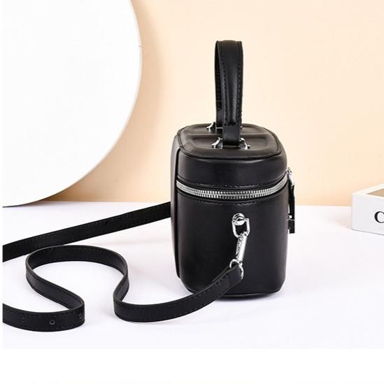 IELGY Ladies Fashionable All-Match Casual Simple One-Shoulder Messenger Bucket Bag Portable