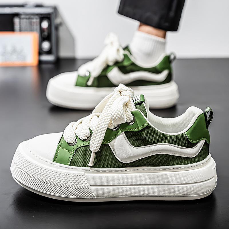 2025 Summer New Korean Version of Versatile Platform Bread Shoes Youth Casual Board Shoes Comfortable Breathable Canvas Men's Shoes