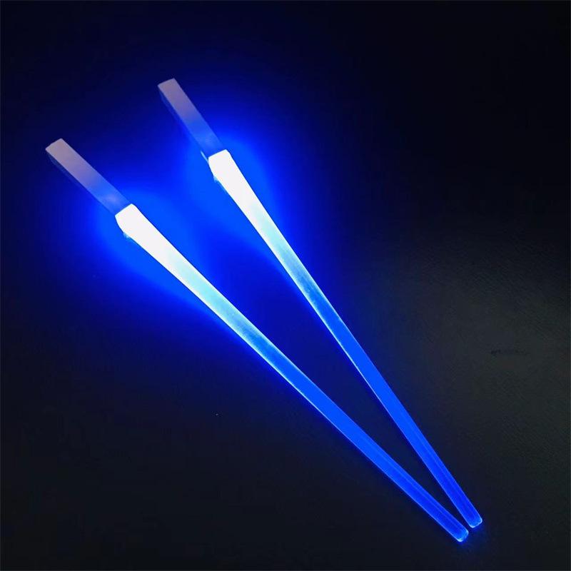 1 Pcs LED Lightsaber Chopsticks Reusable Kitchen Light Up LED Chopstick Creative Glowing Chopsticks Hotel Restaurant Tableware