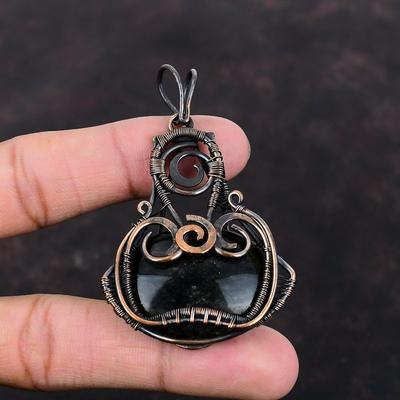 Pendentif en obsidienne argentée brillante Pendentif en fil de cuivre enveloppé Bijoux faits à la main Pendentif en pierre précieuse Pendentif tout neuf Bijoux en cuivre Cadeau pour mère