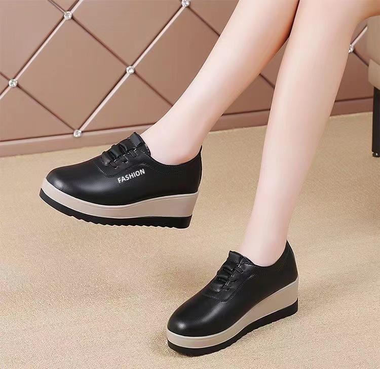 Women's Spring and Autumn Non-slip Wear-resistant Comfortable Lightweight Fashion Trend Casual Shoes Small Leather Shoes