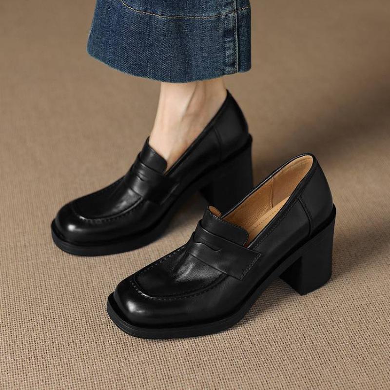 Neue Damen-Leder-Loafer in Übergröße, einfarbige Halbschuhe mit mittlerem Absatz aus Rindsleder mit dicker Sohle, Low-Top-Schuhe für alle vier Jahreszeiten, Einzelne Schuhe für Damen