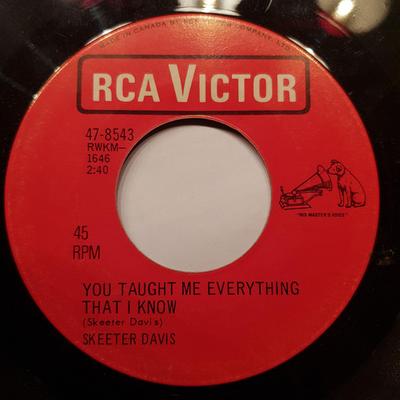7inch Record SKEETER DAVIS - You Taught Me Everything That I Kno 478543 RCA Victor 1965 Canada Folk Used