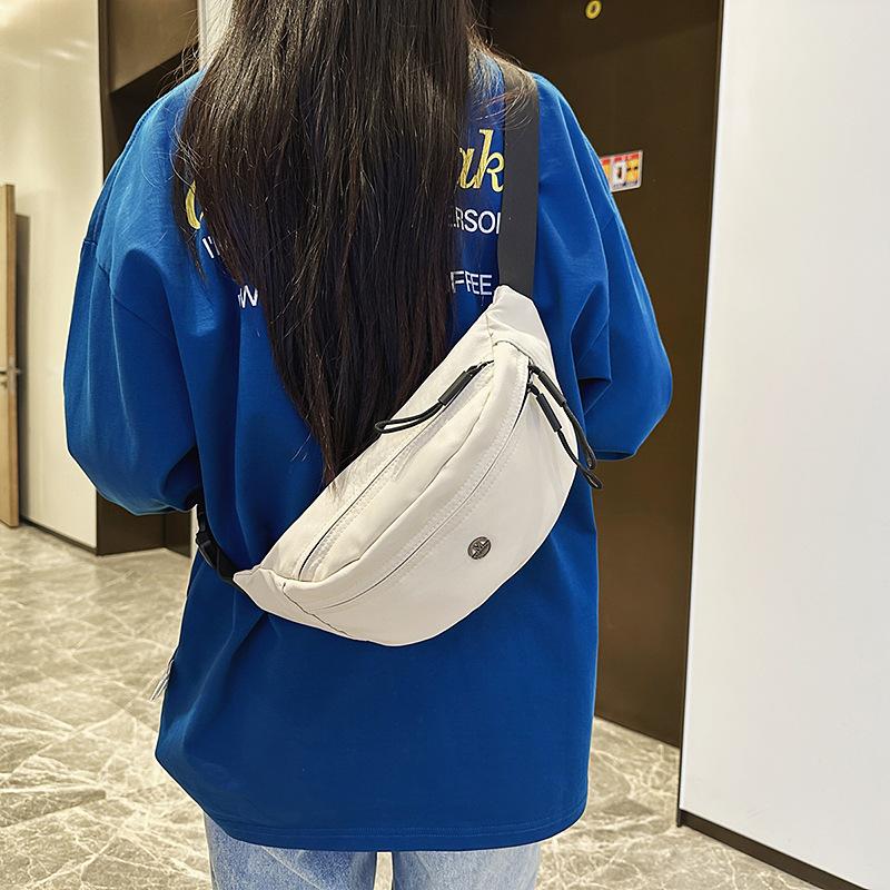 Fanny pack trendy brand men's and women's breast bag simple and lightweight shoulder small backpack leisure sports messenger bag mobile phone bag