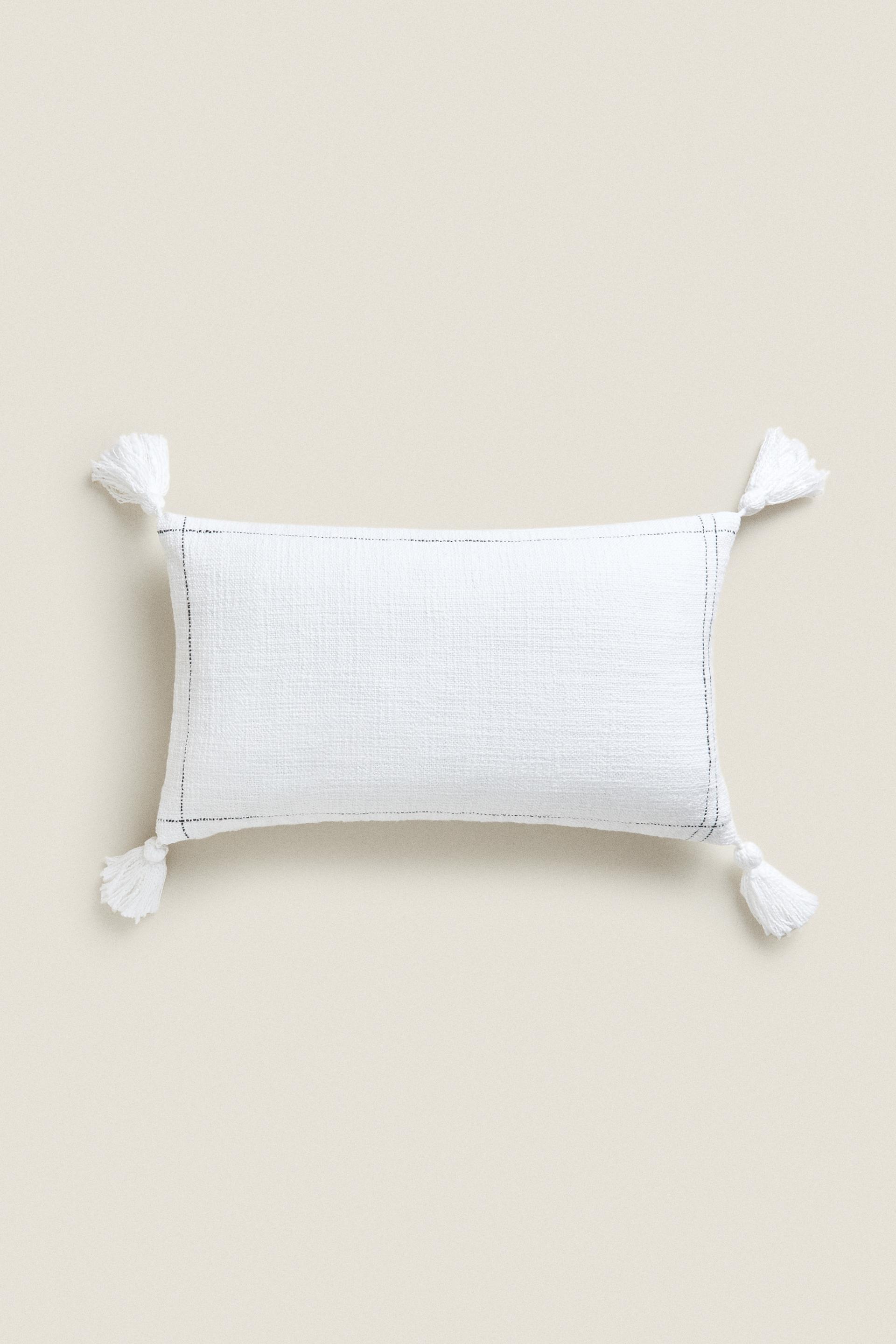 

Чехол на подушку с кисточкой