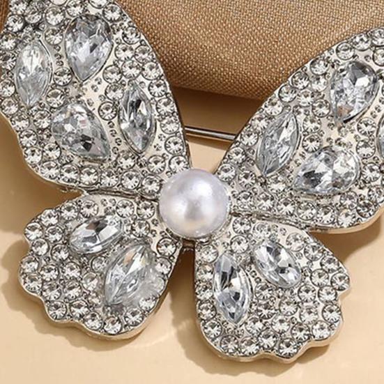 Women Brooch Three-Dimensional Butterfly Design Pin with Imitation Pearls Rhinestones Suits Coats Sweaters Badge Formal Occasions Decorative