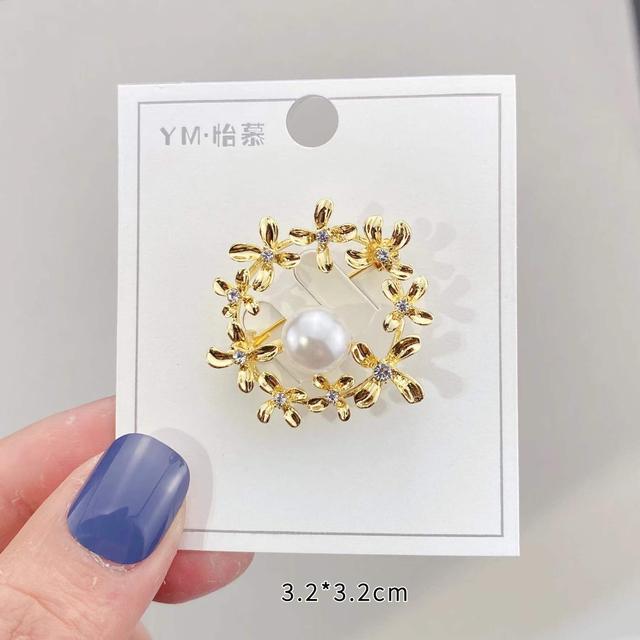 Exquisite Brooch Corsage Pin Fixed Clothes Accessories Anti -Light Buckle Flowers Animal Imitation Pearl Zircon Brooch