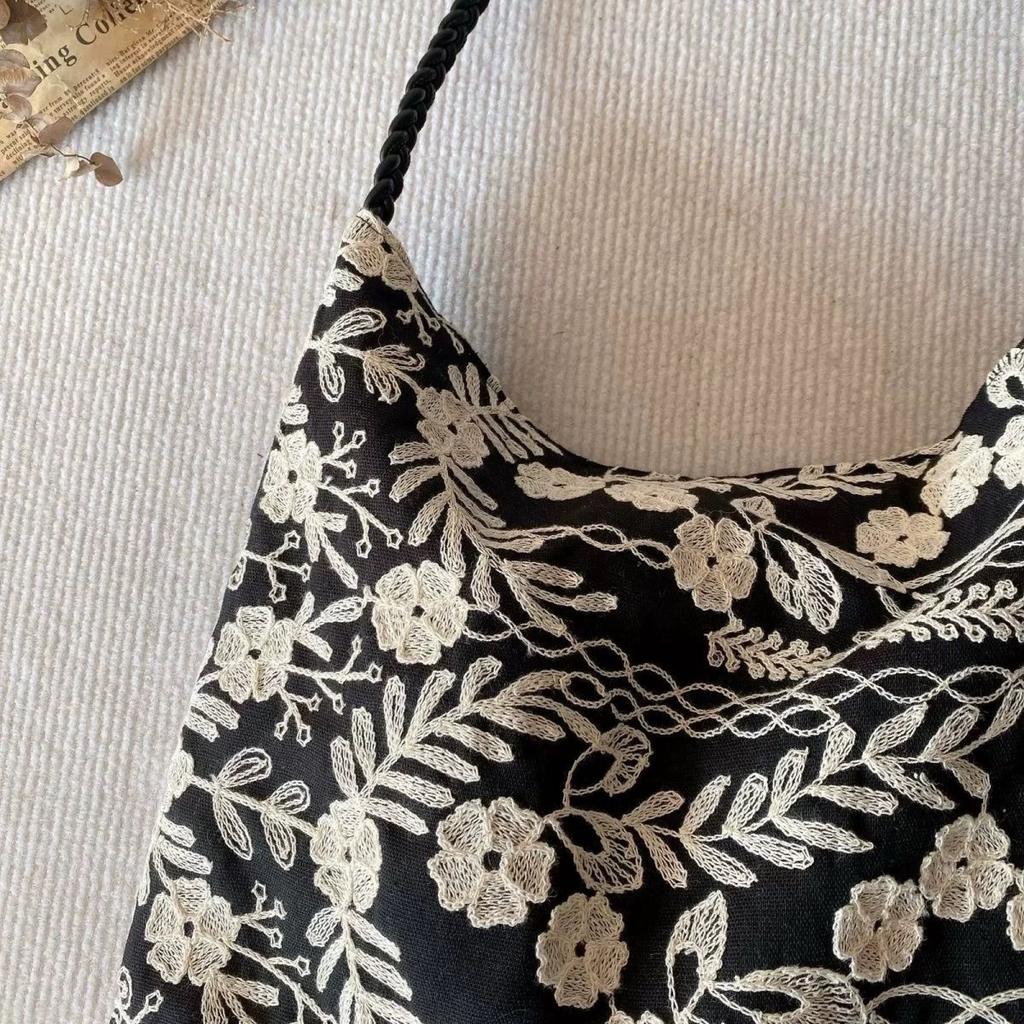 Original, Linen Embroidery, Flower Petals, One Shoulder Tote Bag, Versatile for Spring and Summer, Simple, Artistic Bag