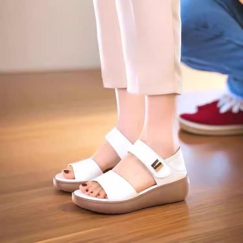 Sandals Women's Fashion Temperament Soft Sole Summer New Sandals Versatile Non-slip Outer Wear Heightening Mother Women's Sandals