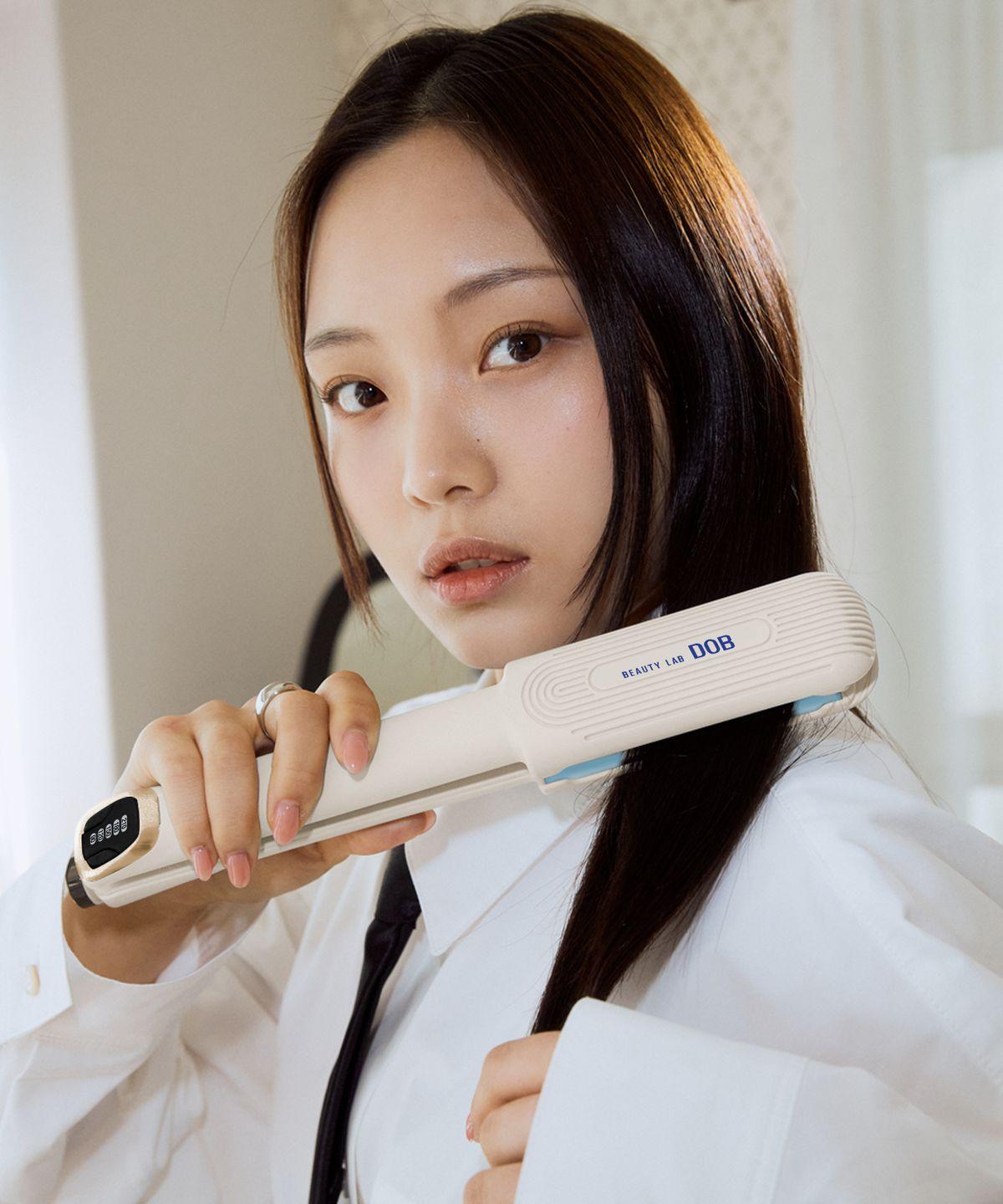 Wide Stick Wooden Beige Flat Iron Free Voltage Wavy Wooden Beige