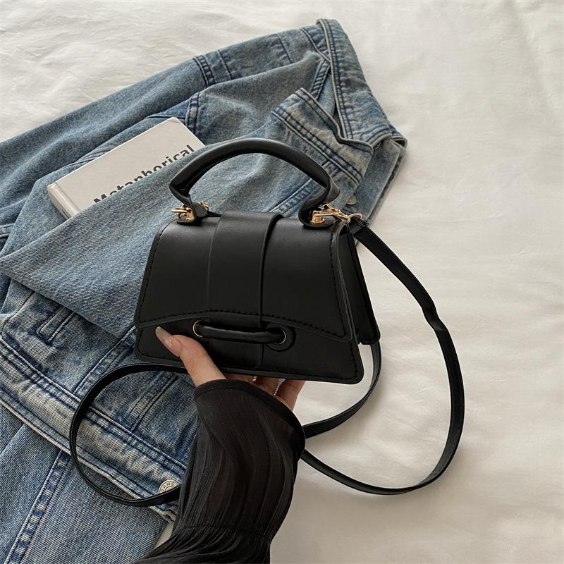 

2025 summer new simple solid color popular handbag bag women s foreign style casual fashion shoulder messenger small square bag
