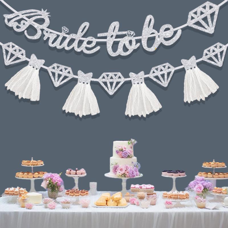 Decor de Nuntă European și American: Fustă Tulle 'Bride to Be' Banner Sclipicios cu Design Inel cu Diamant