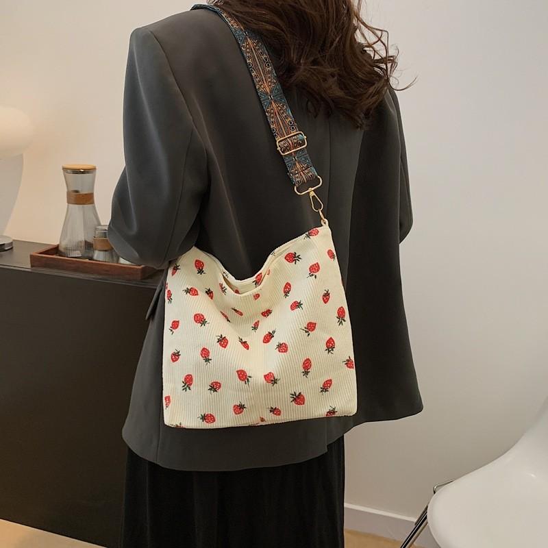 Trendy Fashionable Vertical Quilted Tote Bag For Women Ideal For Daily Use And Commuting