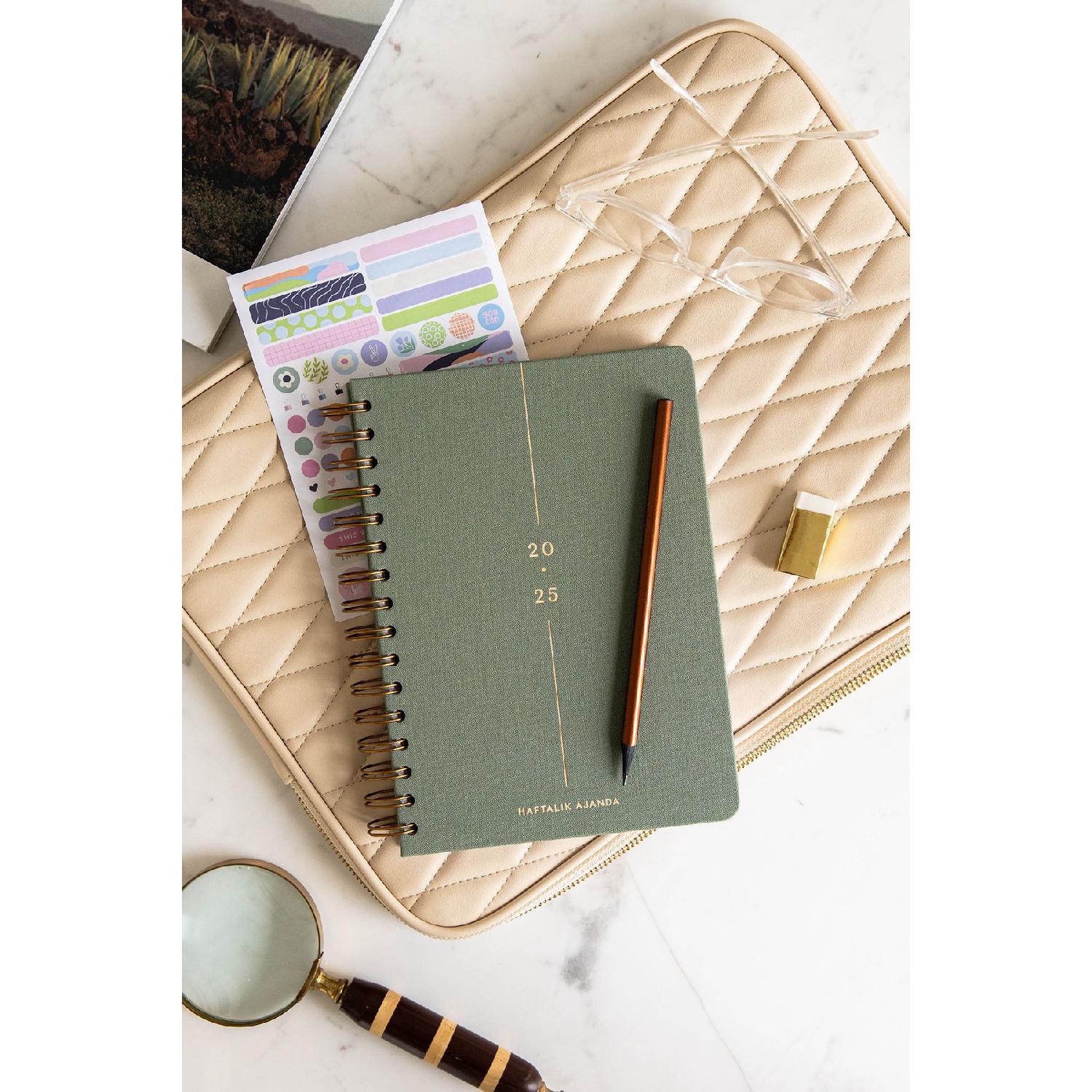 

2025 A5 Spiral Linen Weekly Agenda 12 Months - Green тёмно-синий