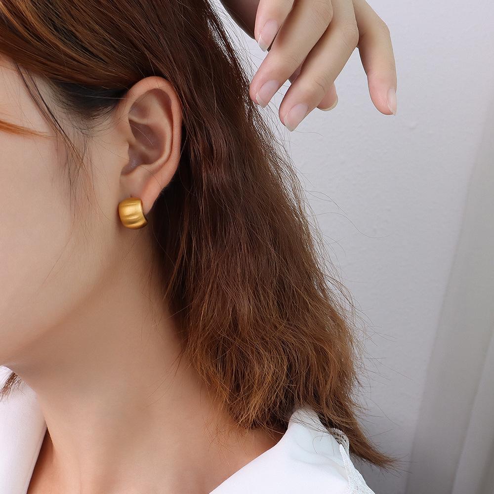 Minimalist 18K Gold-Plated Titanium Steel C-Shaped Stud Earrings - Style F182