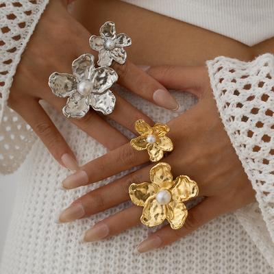 Unregelmäßige Perlenblume Fingerring Mode Nischendesign Ring Persönlichkeit Übertreibter Schmuck Frauen