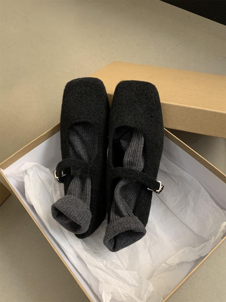 High-end Foreign-style Fluffy Shoes for Women's Outer Wear 2025 New Autumn and Winter French Retro Temperament Flat-bottomed Mary Jane Single Shoes