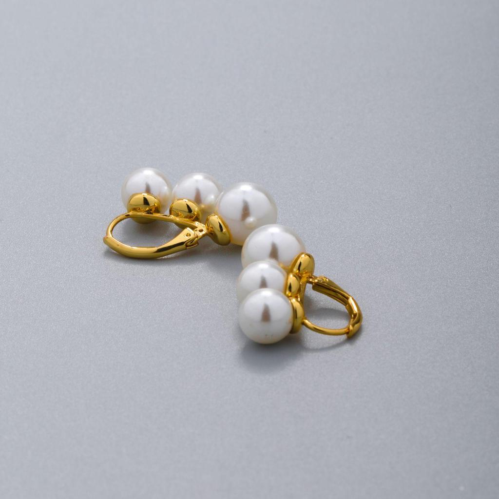 Elegantní perlové náušnice pro ženy: Jednoduchý, trendy a luxusní design na klip