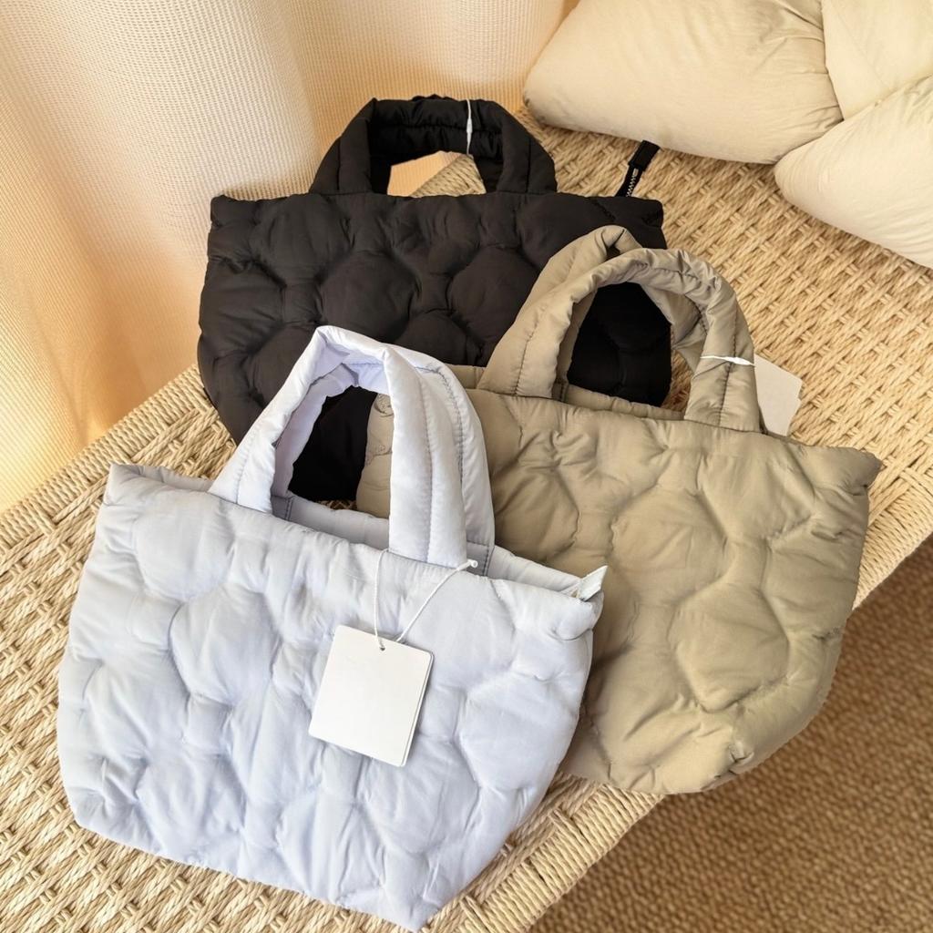Fashion Cloud Tote Shoulder Bag Age Reduction Atmosphere Lazy Quilting Portable Messenger Bag Bag