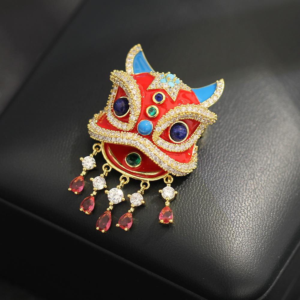 Guochao Lion Dance Brooch High-end Women's Niche Design Sense Creative Pin Light Luxury Temperament Corsage Coat Suit Accessories