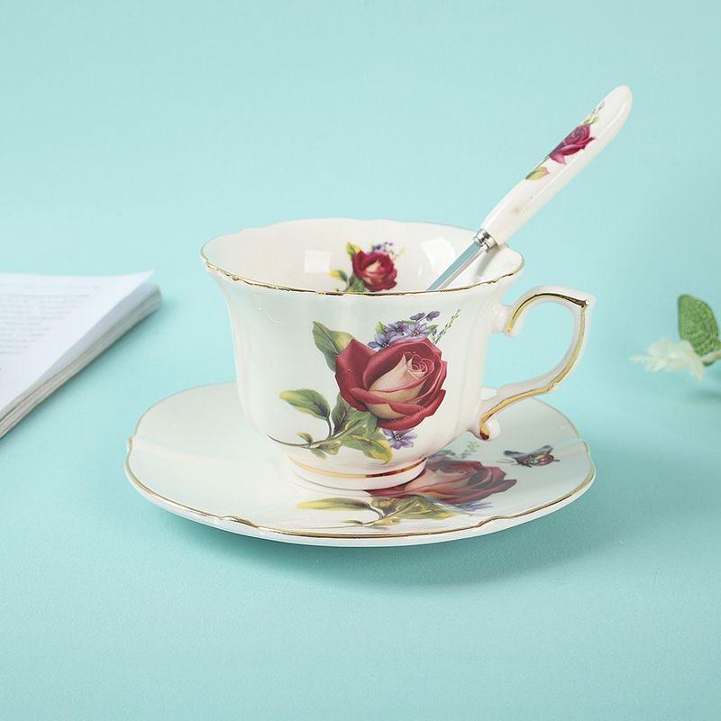 Elegantes Keramik-Kaffeebecher- und Untertassen-Set im englischen Stil mit Goldrand