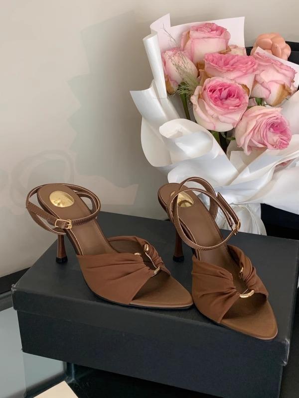 

SYLSH темпераментная однословная пряжка с сандалиями женские 2025 новый летний с юбкой черные высокие каблуки женские шпильки 40