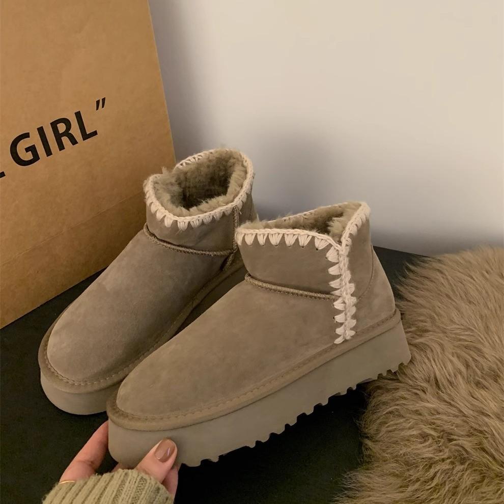 thick-soled Northeast snow boots short boots women's boots fur integrated velvet cotton shoes autumn and winter thickened warm bread shoes women