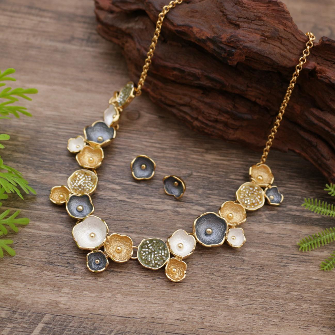 

Желтые серьги-пусеты с геометрическим цветком из масляной краски, ожерелье-набор, стильное и простое женское универсальное цветочное ожерелье