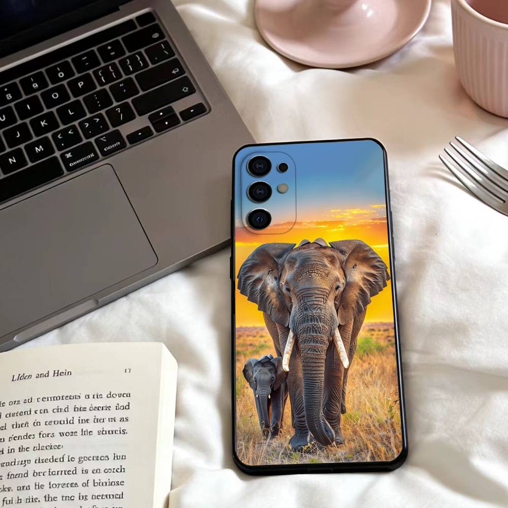 Elephant Baby Nature Phone Case For Samsung S25,24,23,22,30,21,10,9,Ultra,Plus,Lite,FE,4,5 G Soft Black Case