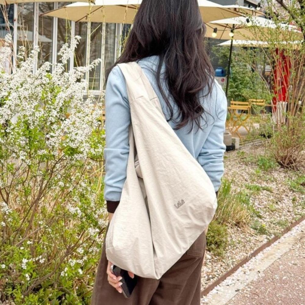 New Arrivals Open Run Women Nylon Shoulder Bag Street Fashion Large Capacity