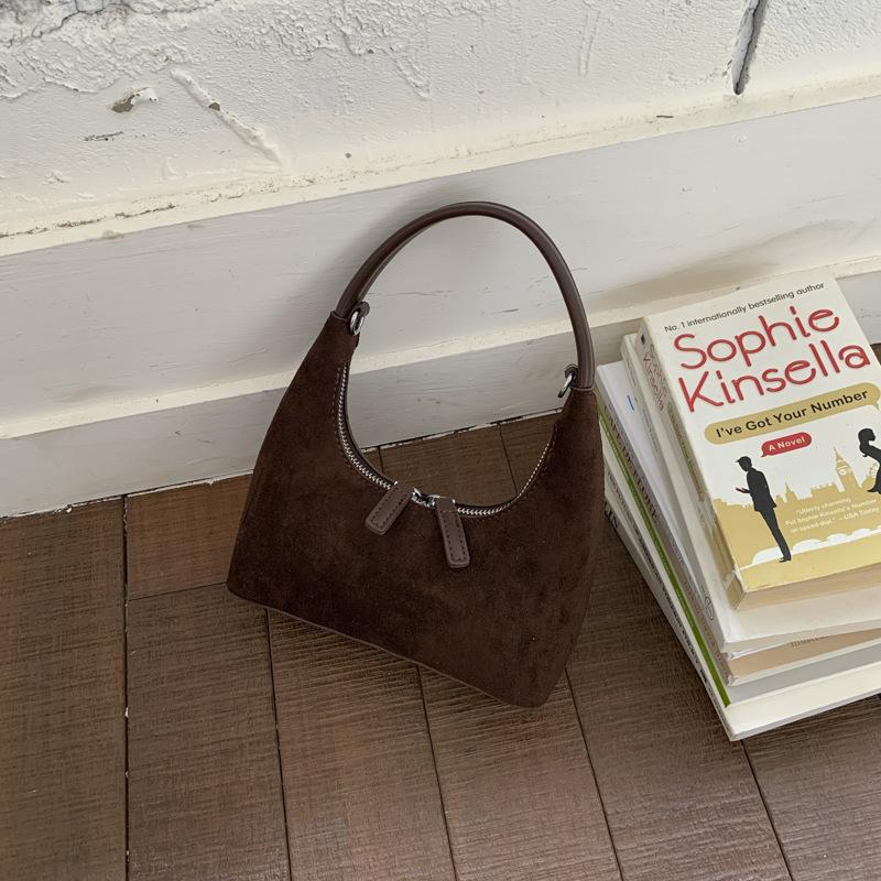 

Niche foreign style underarm small bag women s bag 2025 new high-value foreign style one-shoulder messenger bag hand carry crescent bag 19*6*10 кофейный