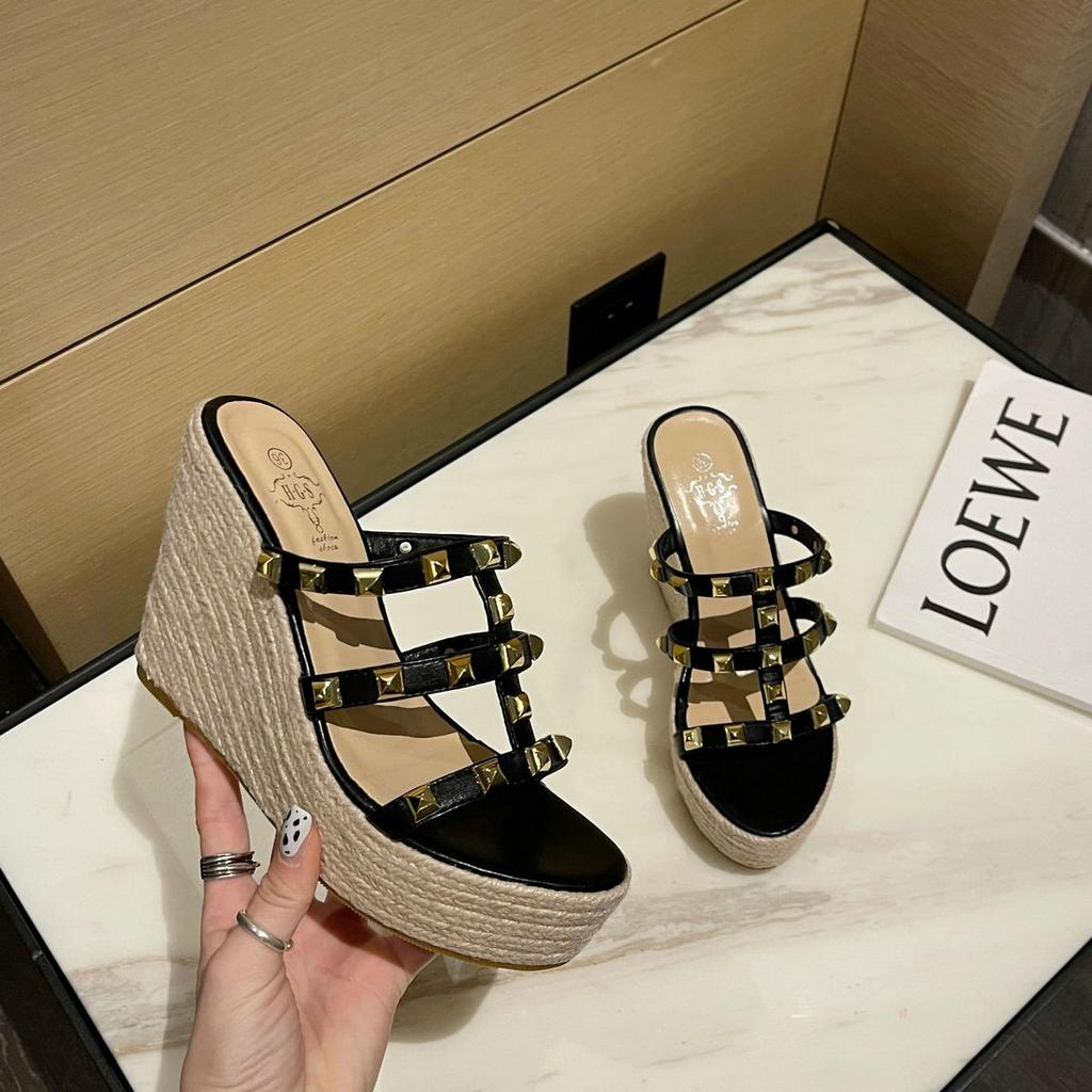 New Summer 2025 One-Shoulder Riveted High-Heeled Woven Straw Woven Wedge Heel Thick-Soled Open-Toe Flip-Flops For Women
