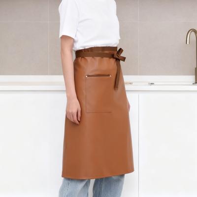 Halbschürze aus Kunstleder für Männer Frauen Wasserdicht Ölbeständig Kochschürze mit Verstellbarem Taillenband Küchenmode-Accessoire