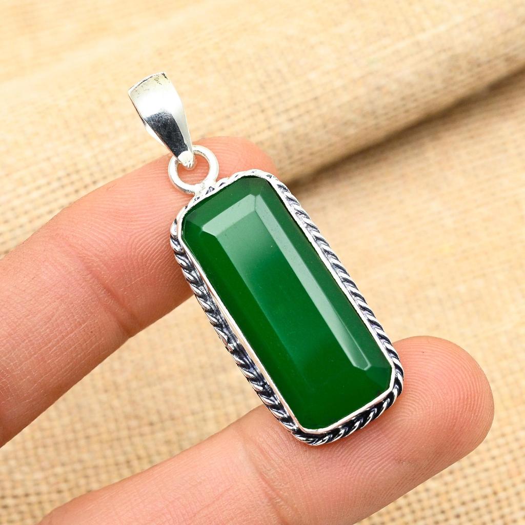 Green Onyx Gemstone Handmade 925 Sterling Silver Beauteous Jewelry Pendant For Women