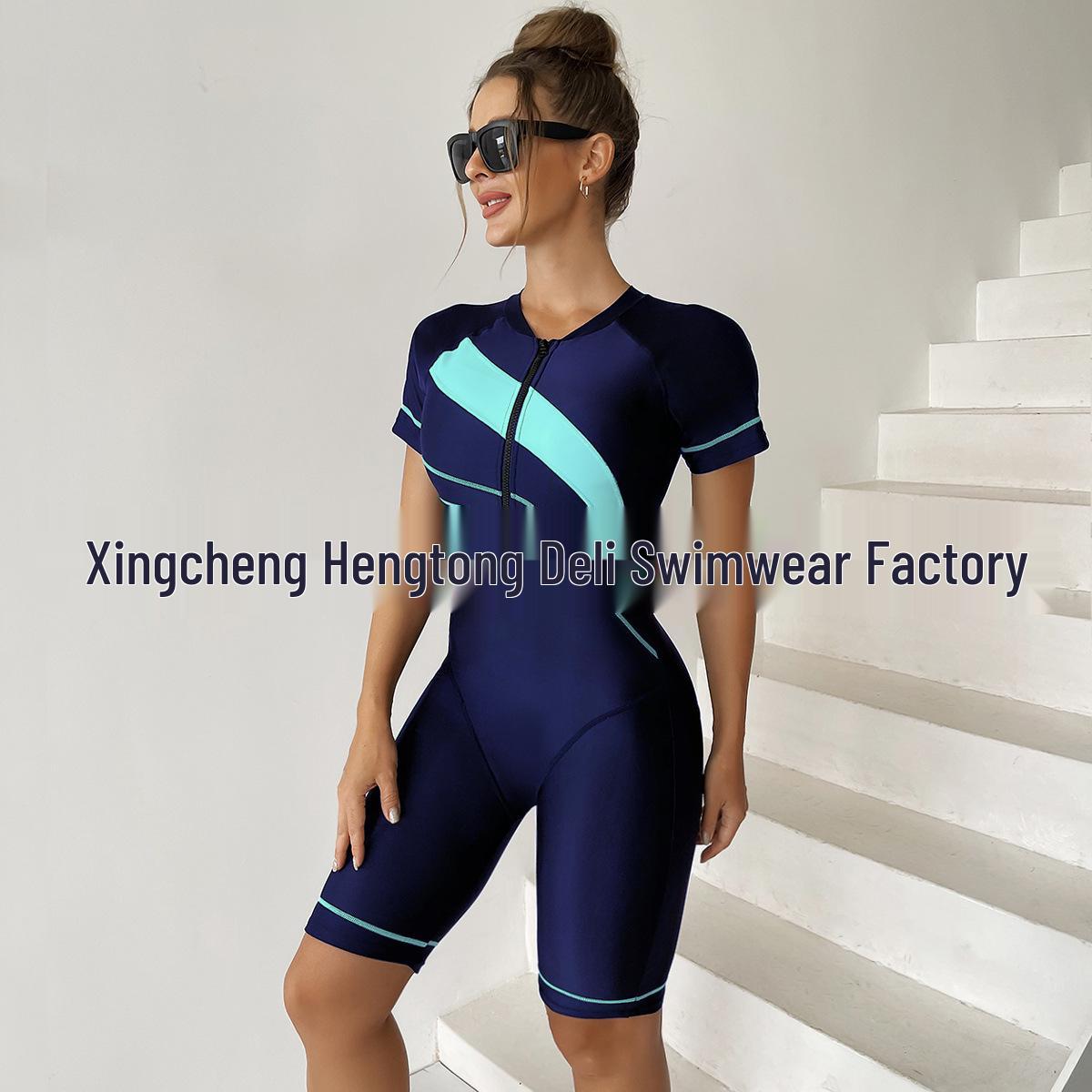

Multicolor Short-Sleeve Surf Suit with Sun Protection and Flat-Leg Design L озеро синий
