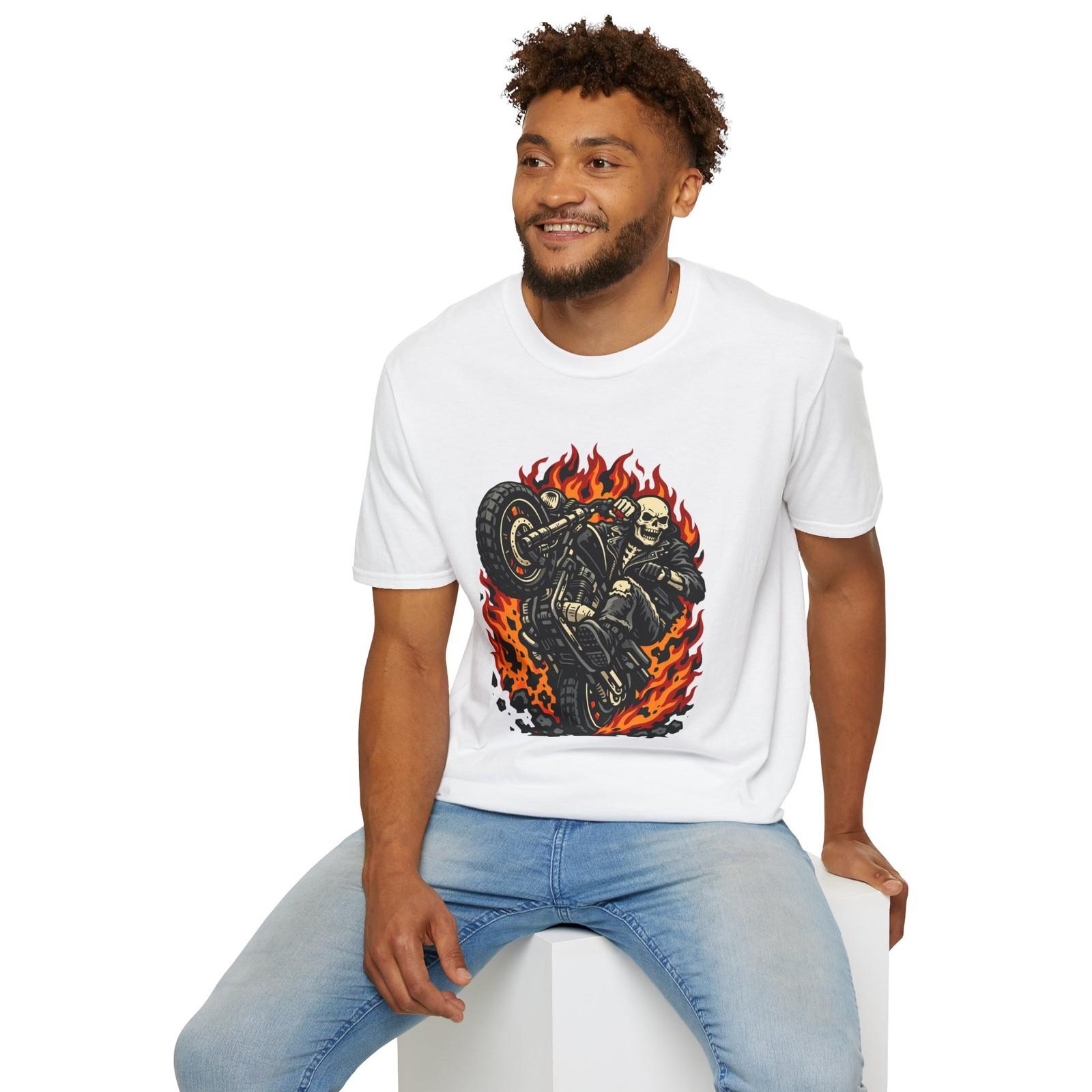 Skeleton Biker Motorcycle Flames Horror Gothic Rider Unisex Softstyle T-Shirt S разноцветный