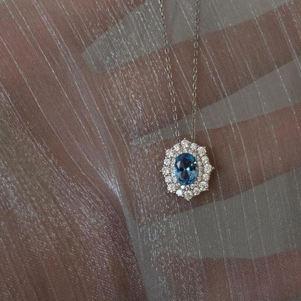 S925 Sterling Silver White Gold-Plated Sea Blue Zircon Diamond Necklace with Clavicle Chain