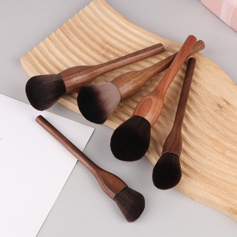 1Pc Vintage Wood Handle Makeup Brush High Quality Walnut Loose Powder Blush Foundation Contour Brush