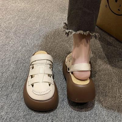 Duas sandálias femininas com cabeça de bolsa vazada 2025, novos sapatos Mori Roman com plataforma, pantufas femininas para o verão
