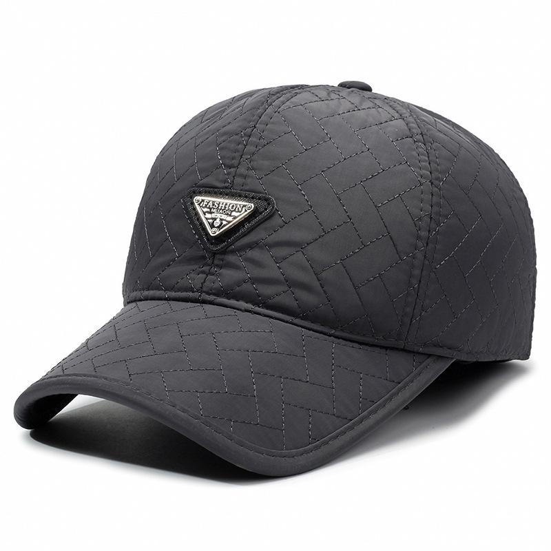 

Зимняя мужская шапка Вышитая ромбами бейсболка Бархатная теплая шапка Защита ушей от холода Теплая хлопковая шапка для среднего и пожилого возраста серый