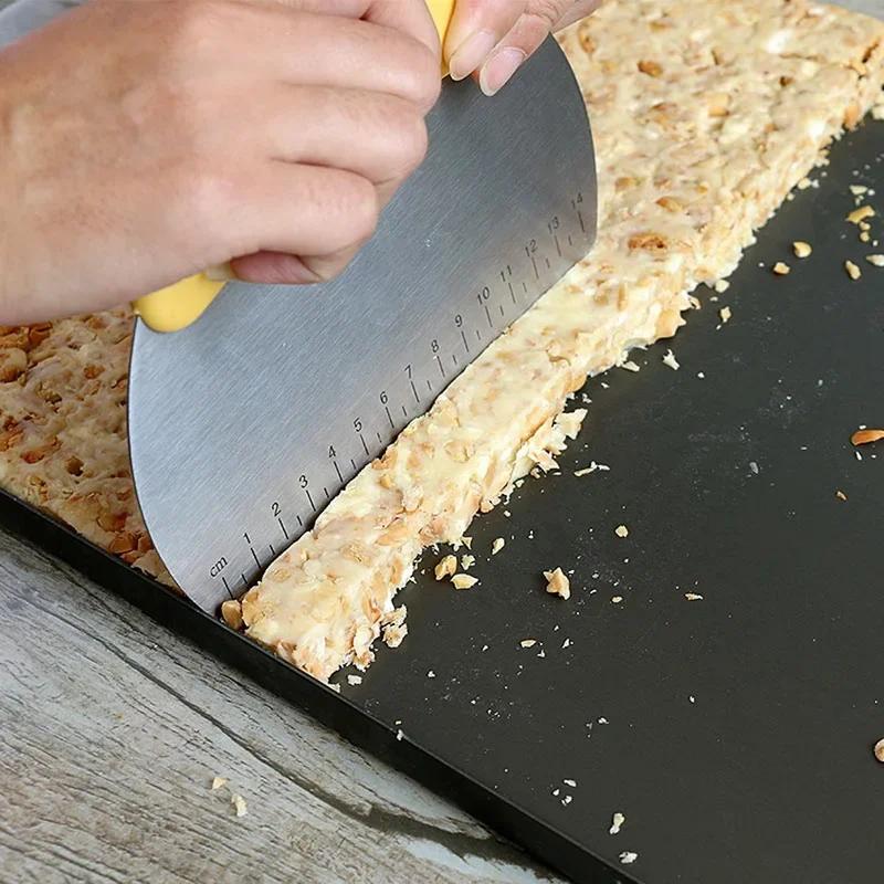 Professioneller Edelstahl-Teigschneider mit Skala, Gebäckschaber, Chopper, Pizzateiler, Halbkreisförmiger Brotseparator, Mehl