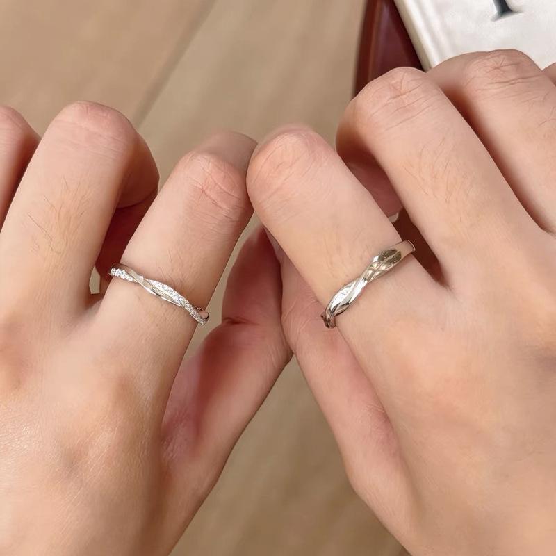 Sterling Silver Mobius Strip Couple Rings - Elegant, Adjustable, Light Luxury Valentine's Day Gift