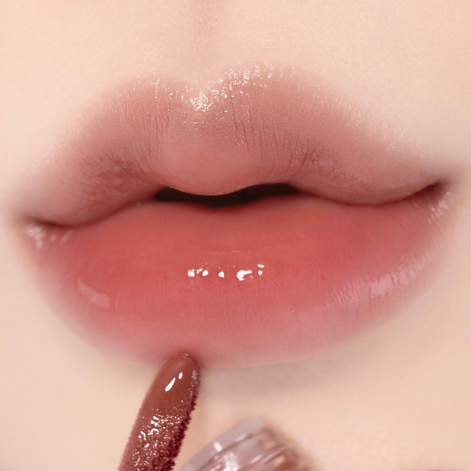 

Альтернативное стерео Lip Potion Aqua Glow #09 Coco Milk