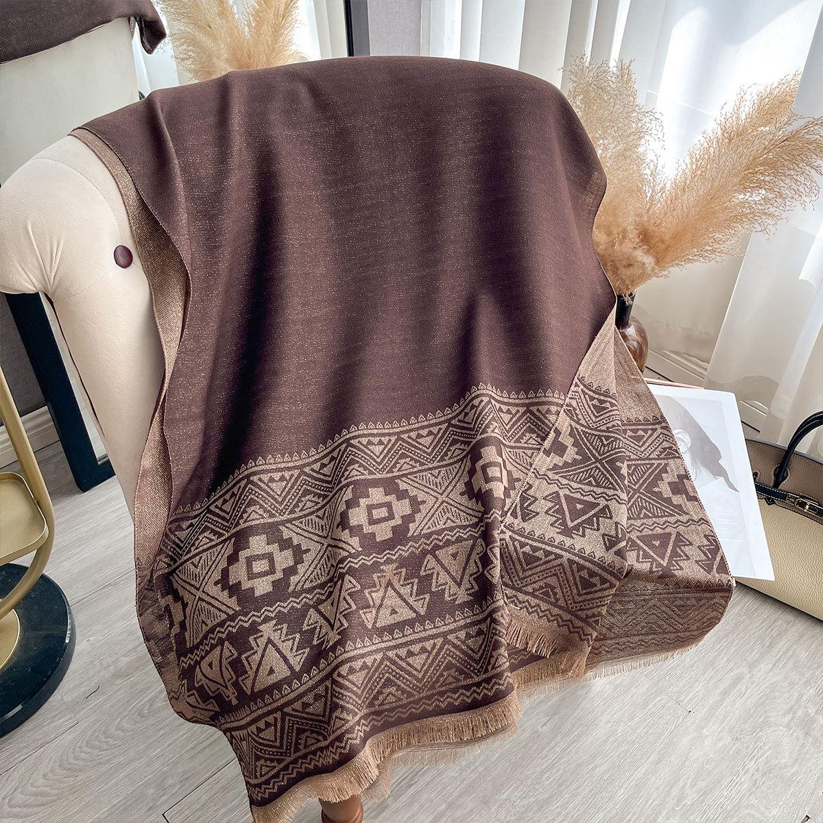 

Ethnic Style Shawl Cape Women Travel Photo Wearing Warm Thickened Cape 185*65CM коричневий