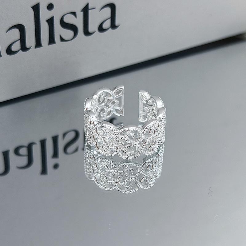 Leichter Luxus Wunderschöner Voll-Diamant Hohl Retro Graviert Offener Ring Geometrisches Muster Stapelbar Tragen Nische High-End Ring Frau