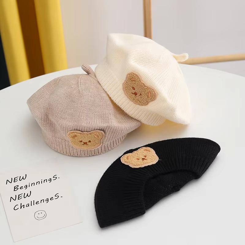 Winter Knit Beret Hat for Baby Cute Cartoon Bear Infant Painter Cap Autumn Winter Warm Woolen Kids Artist Caps