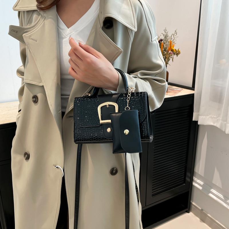 Chic And Versatile Crocodile Texture Handbag For Women With Simple Urban Style